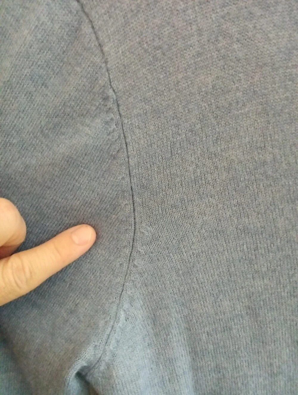 Qi New York Cashmere/Wool Men's Blue V-Neck Sweater